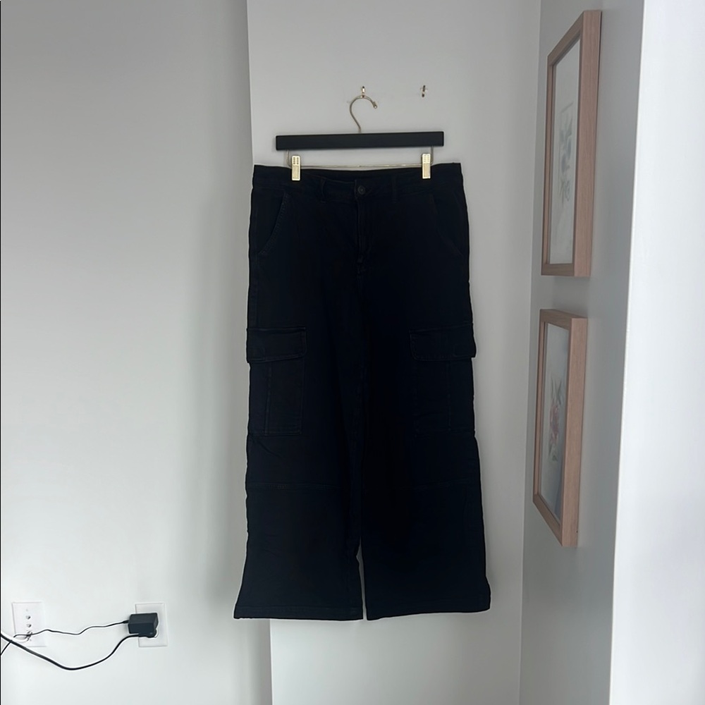 American Eagle Black Cargo Pants